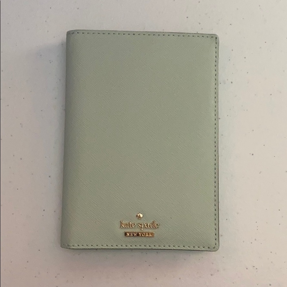 Kate Spade ♠️ mint passport holder